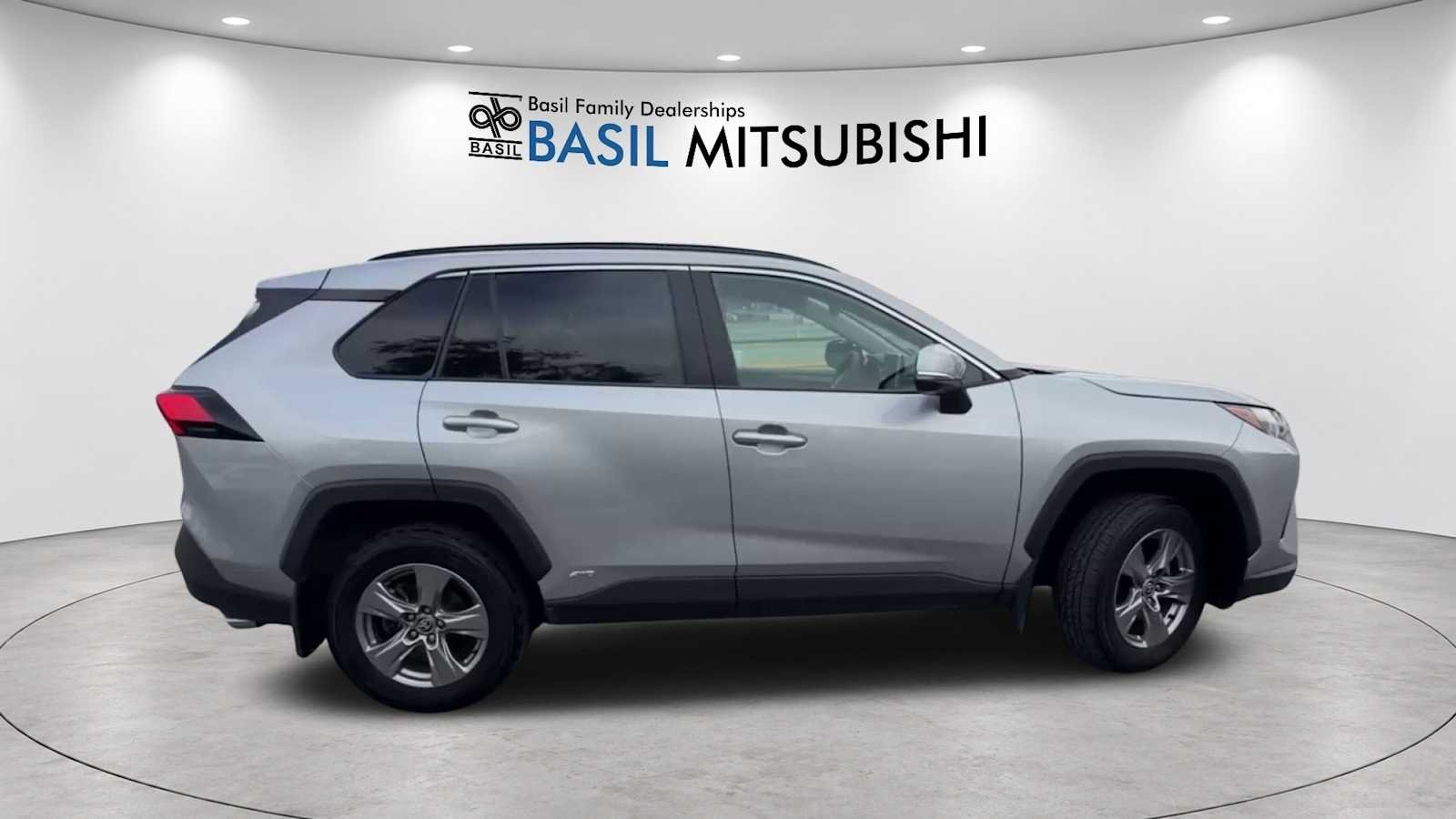 Used 2024 Silver Sky Metallic Toyota Hybrid XLE image 9