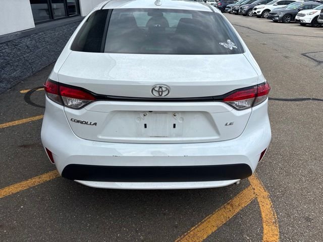 Used 2020 White Toyota LE image 6