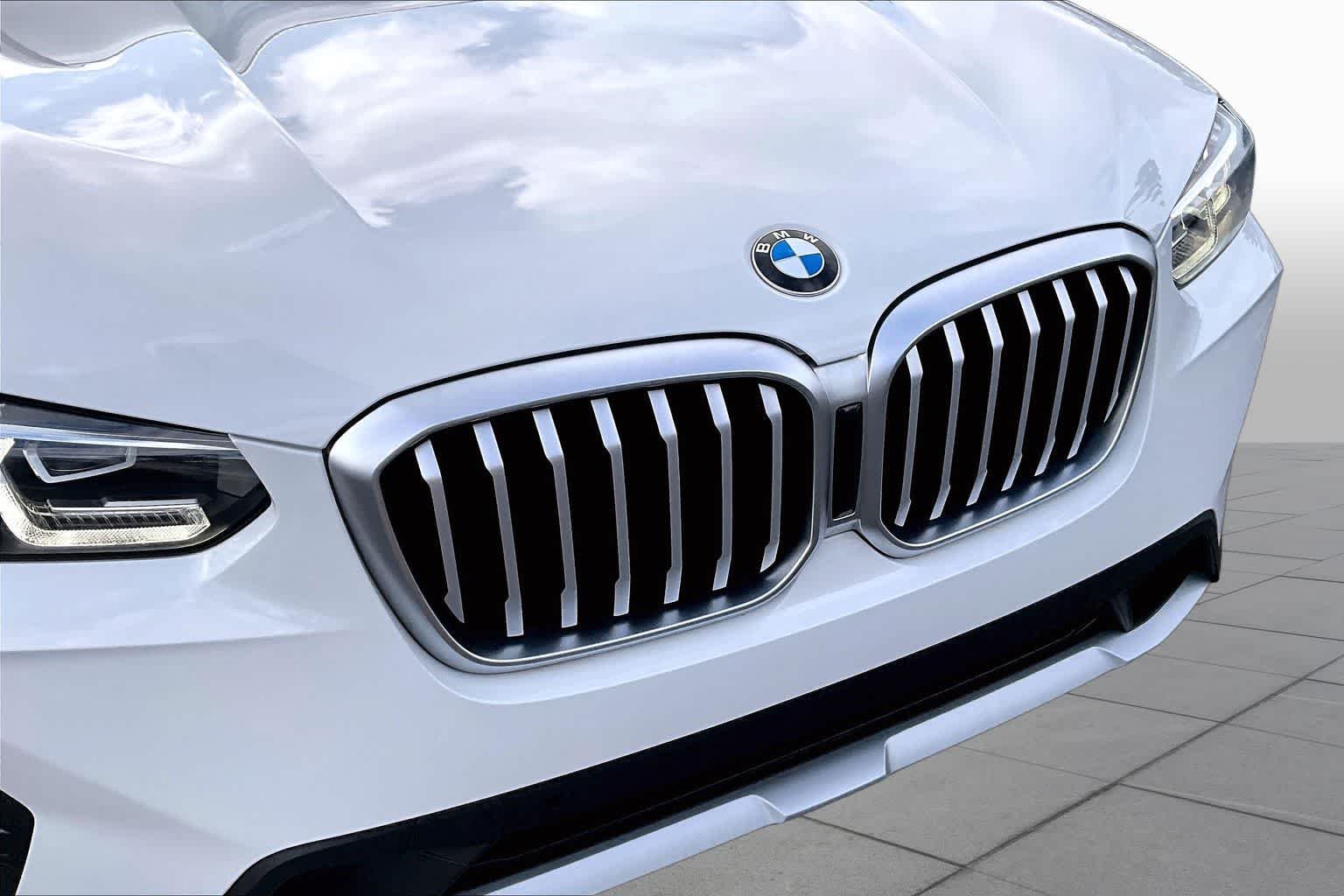 Used 2024 Alpine White BMW sDrive30i image 30