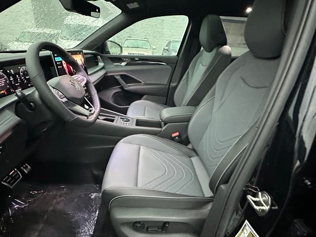 New 2026 Deep Black Pearl Volkswagen 2.0T SE R-Line Black image 21