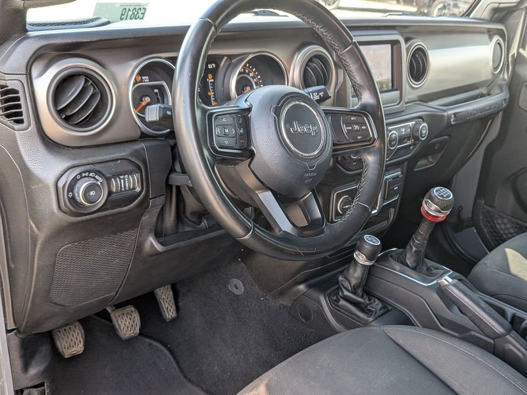 Used 2020 Gray Jeep Sport S image 30