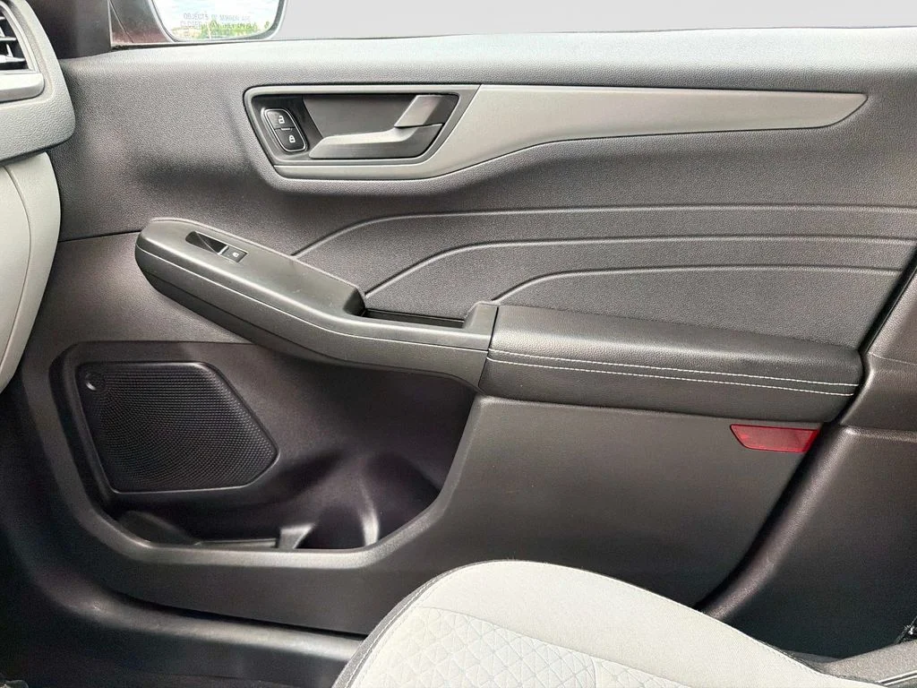 Used 2023 Red Ford Active image 23