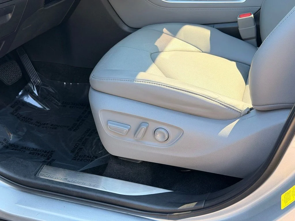 Used 2023 Silver Toyota Platinum image 28
