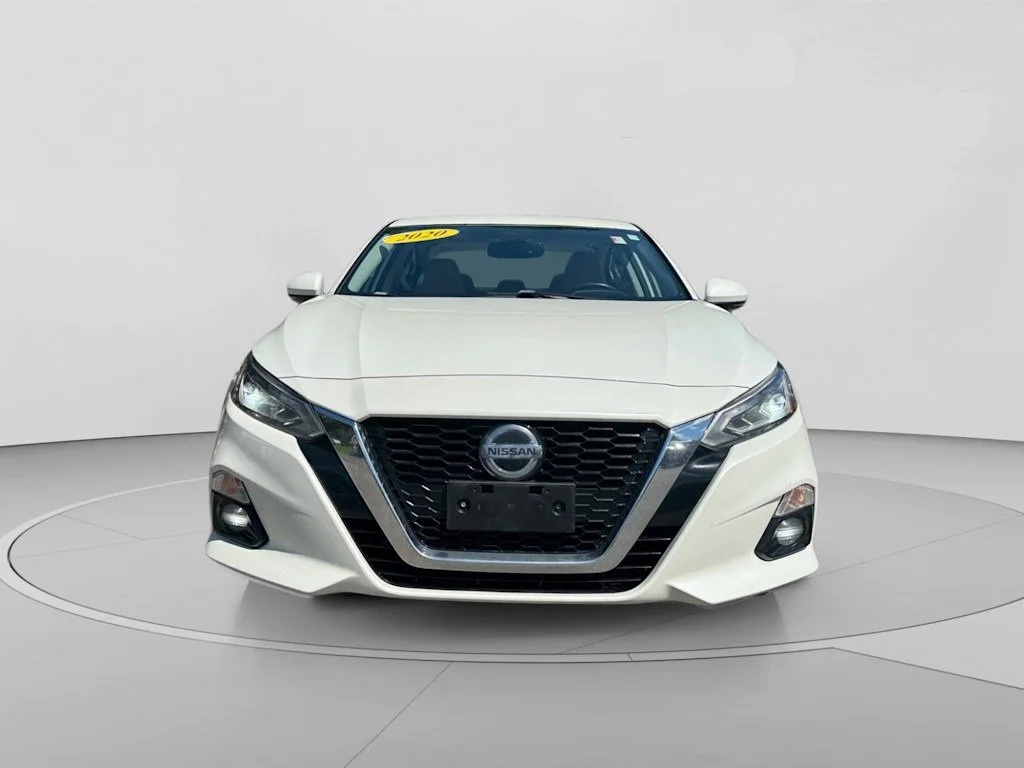 Used 2020 White Nissan 2.5 SV image 2