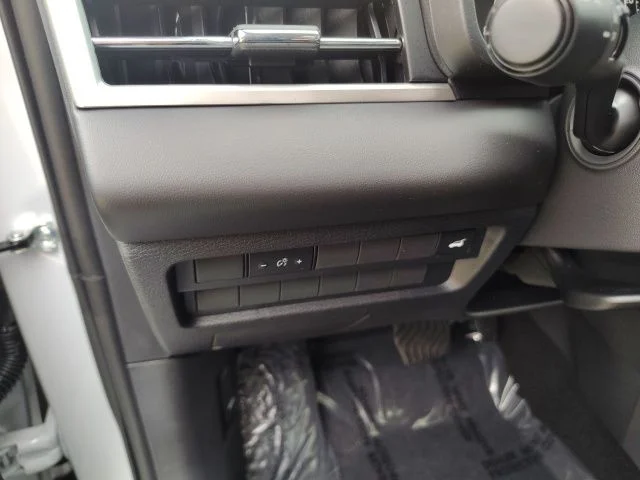 New 2025 White Mitsubishi Trail Edition image 13