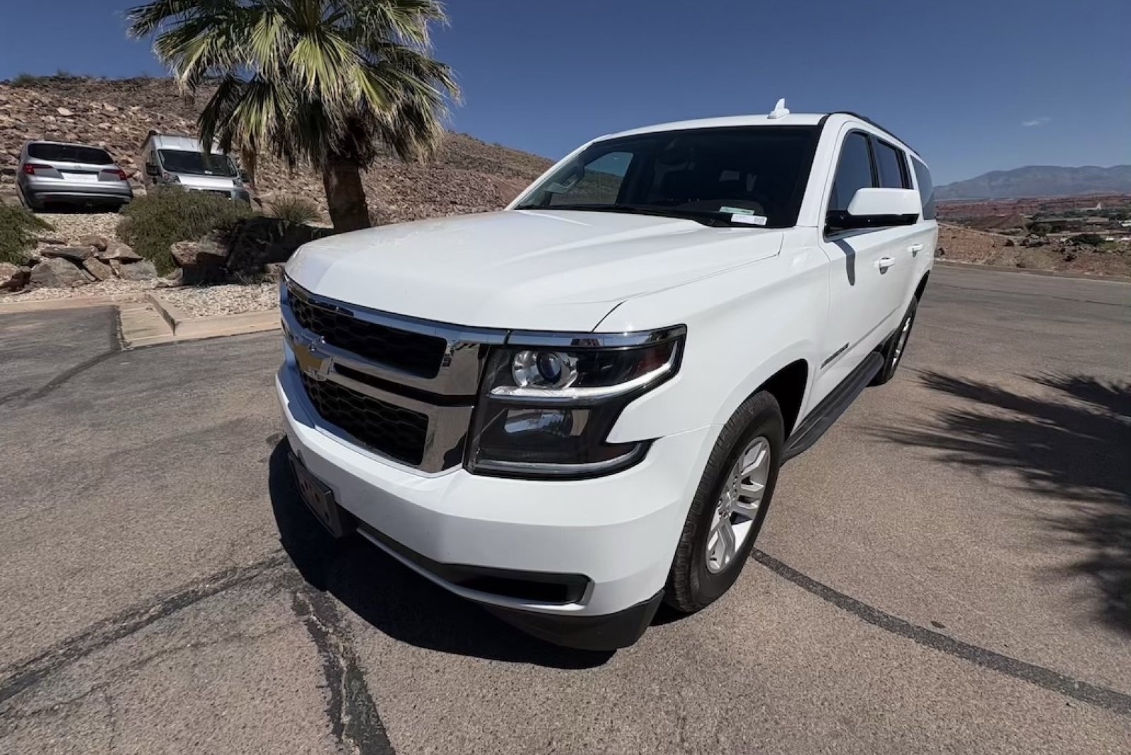 2017 Chevrolet Suburban 2WD 1500 LS's photo