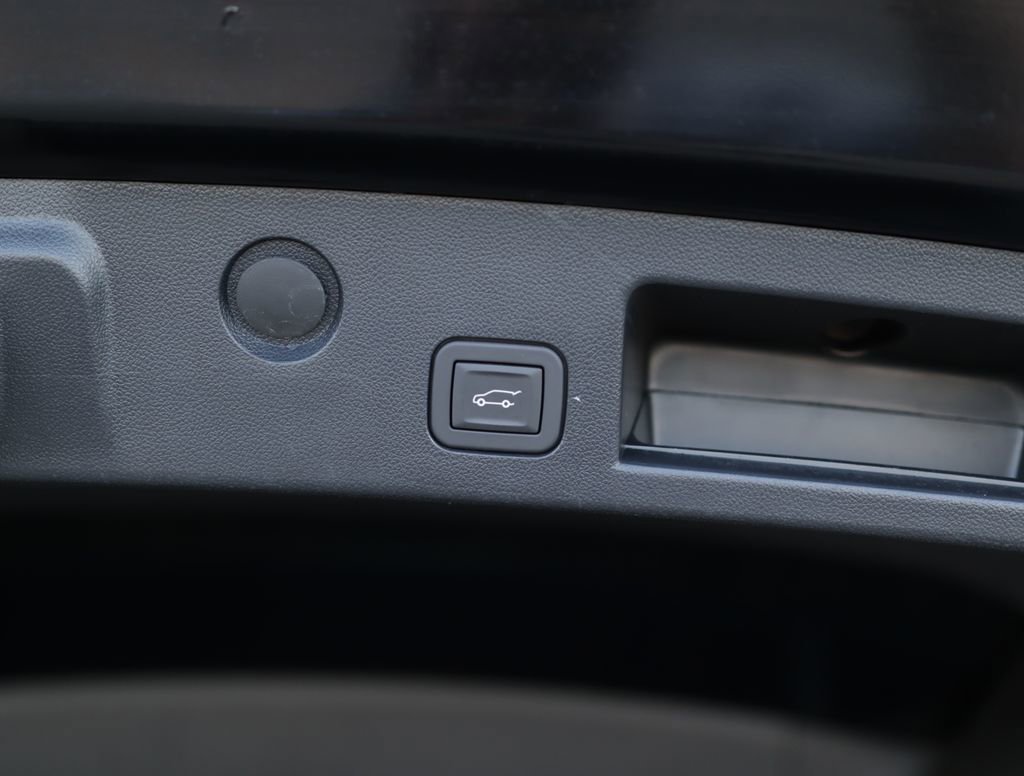Used 2025 Mosaic Black Metallic Chevrolet LT image 30