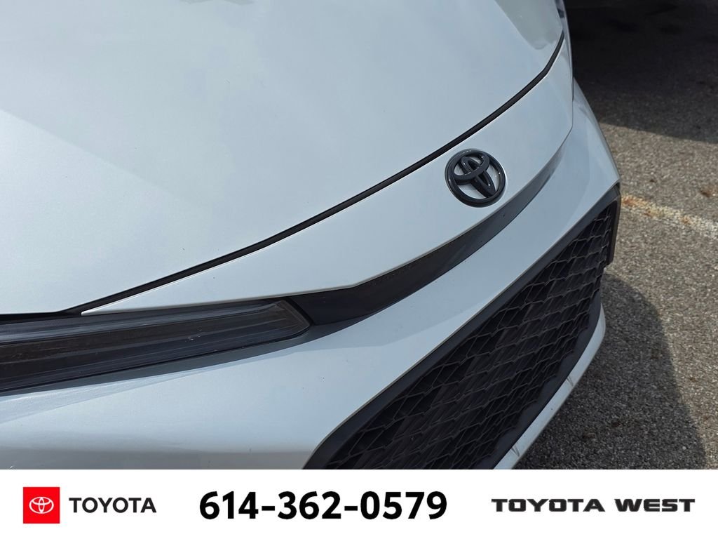 Used 2025  Toyota SE image 11