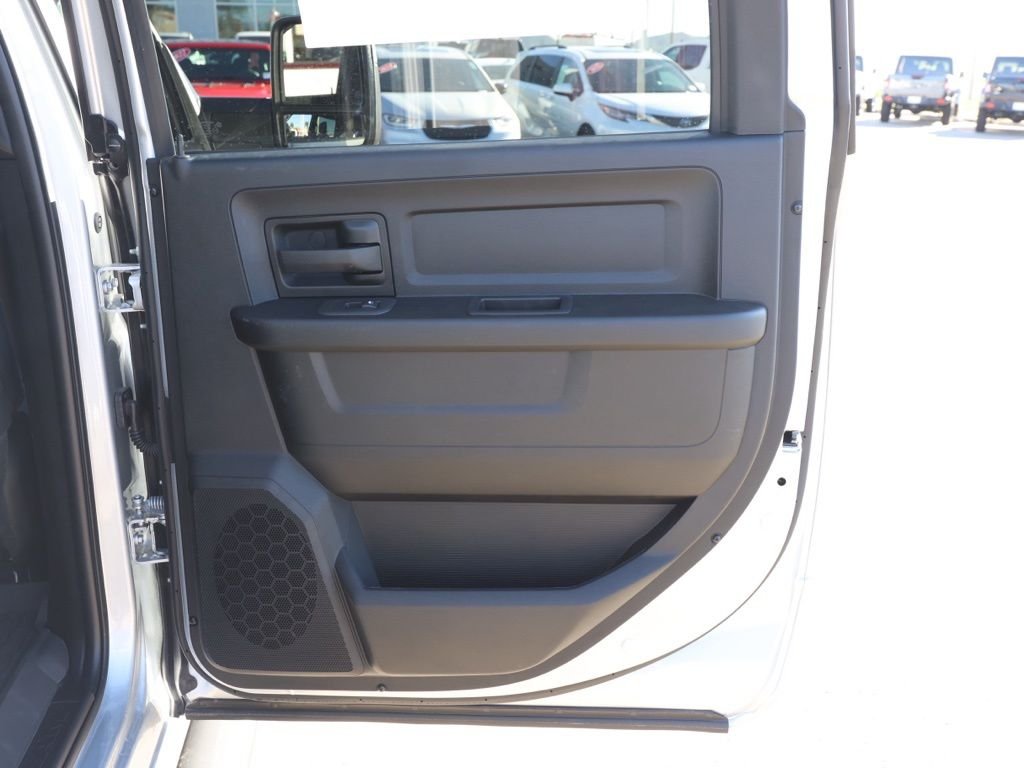 New 2026 Silver-Zynith Exterior Paint RAM Tradesman image 17