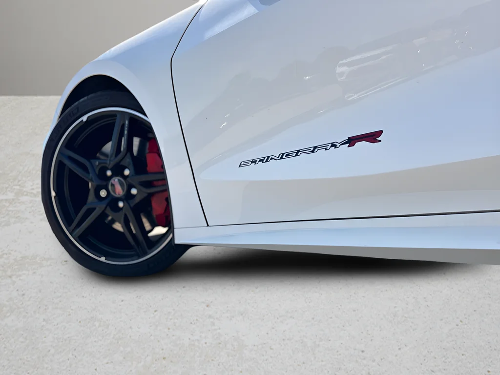 Used 2022 White Chevrolet Stingray image 32