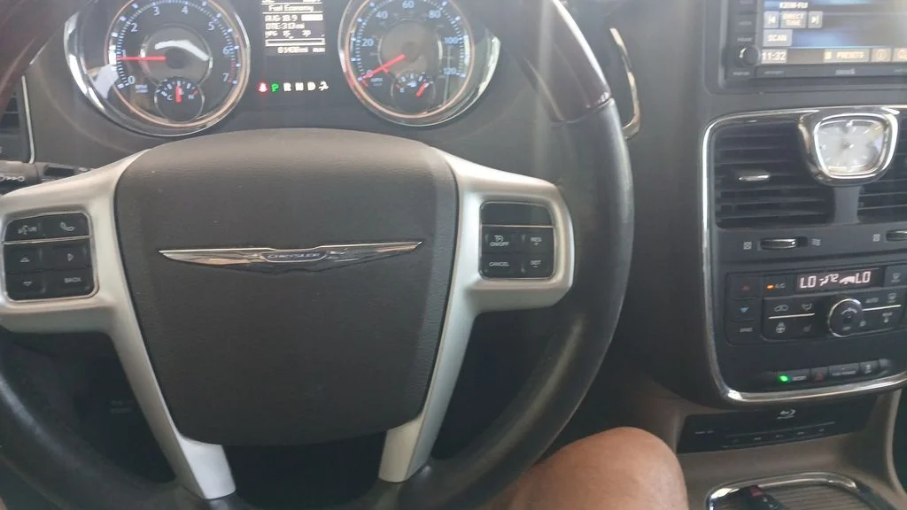 Used 2016 White Chrysler Limited image 9