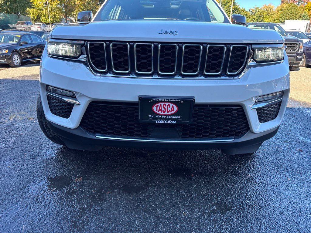 Used 2022 White Jeep Limited image 9
