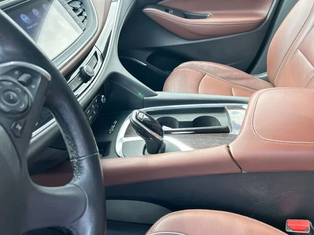 Used 2020 White Buick Avenir image 37
