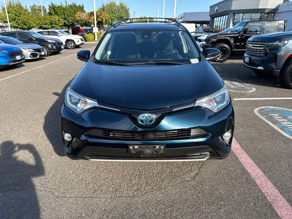 Used 2018 Aqua Toyota XLE image 2