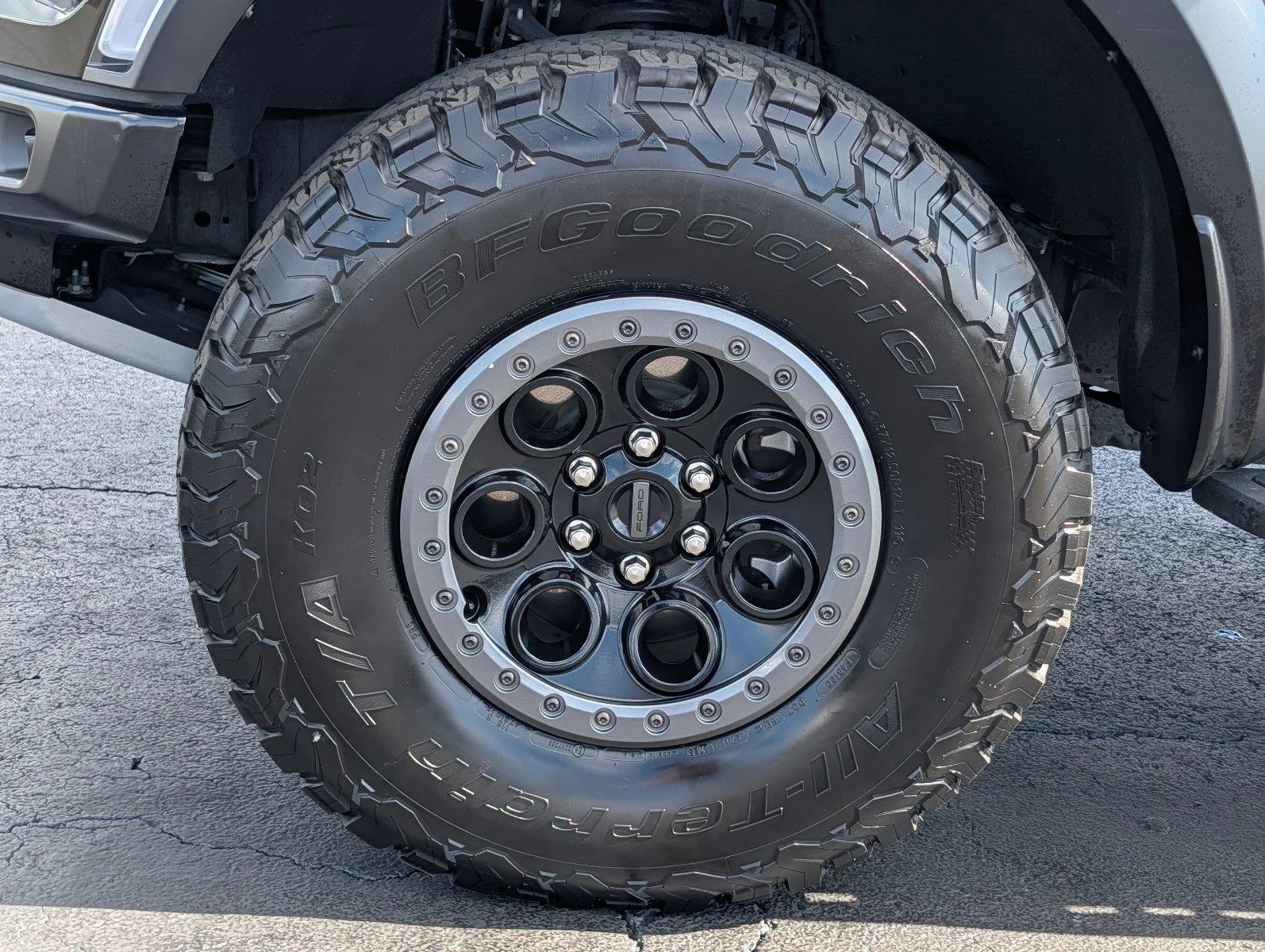 Used 2025 Shelter Green Ford Raptor image 10
