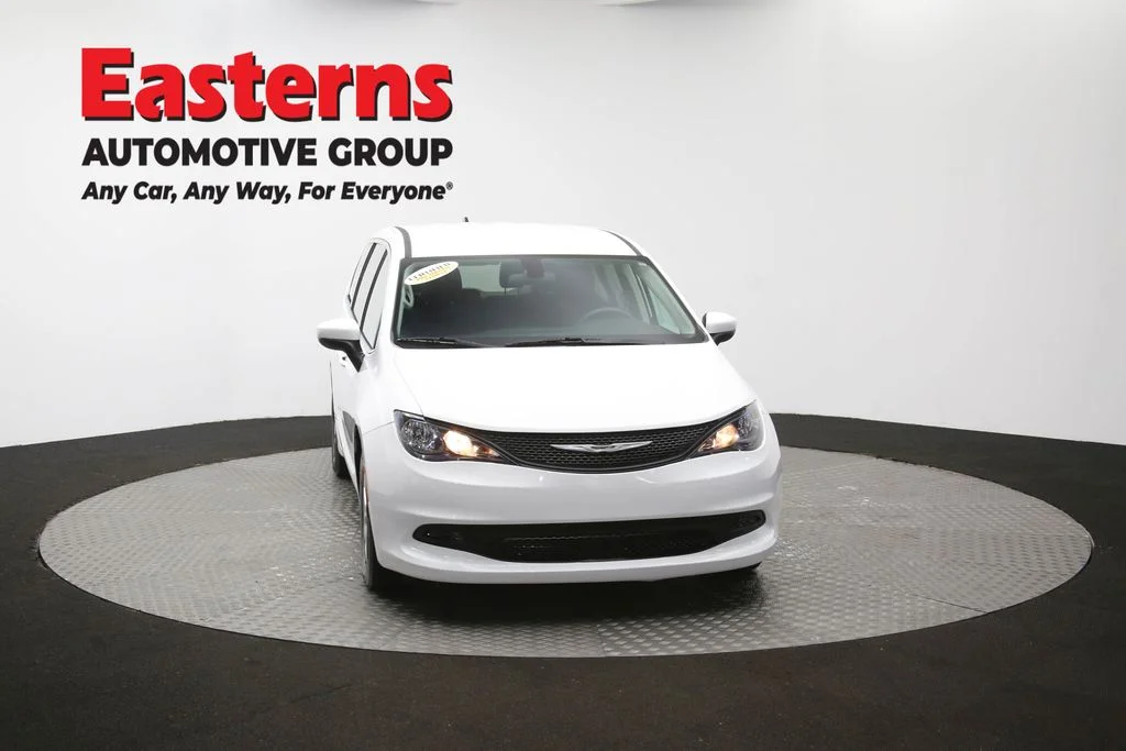 Used 2022 White Chrysler LX image 50