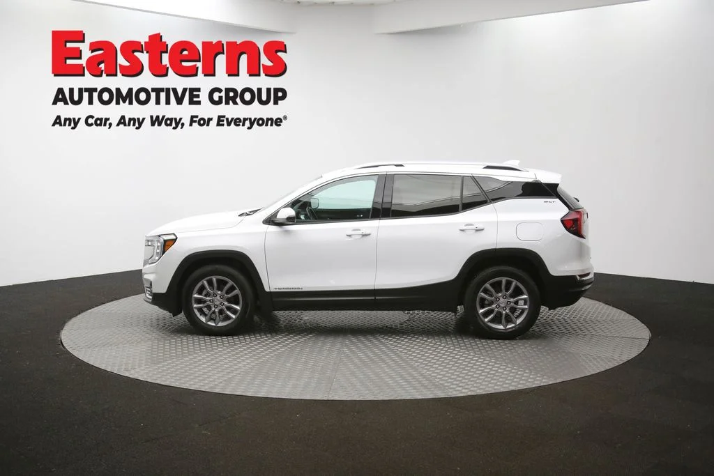 Used 2023 White GMC SLT image 62