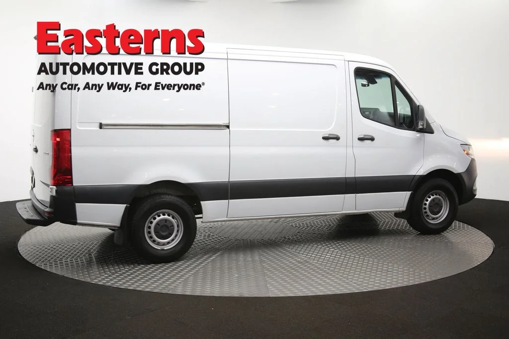 Used 2019 White Freightliner Base image 38