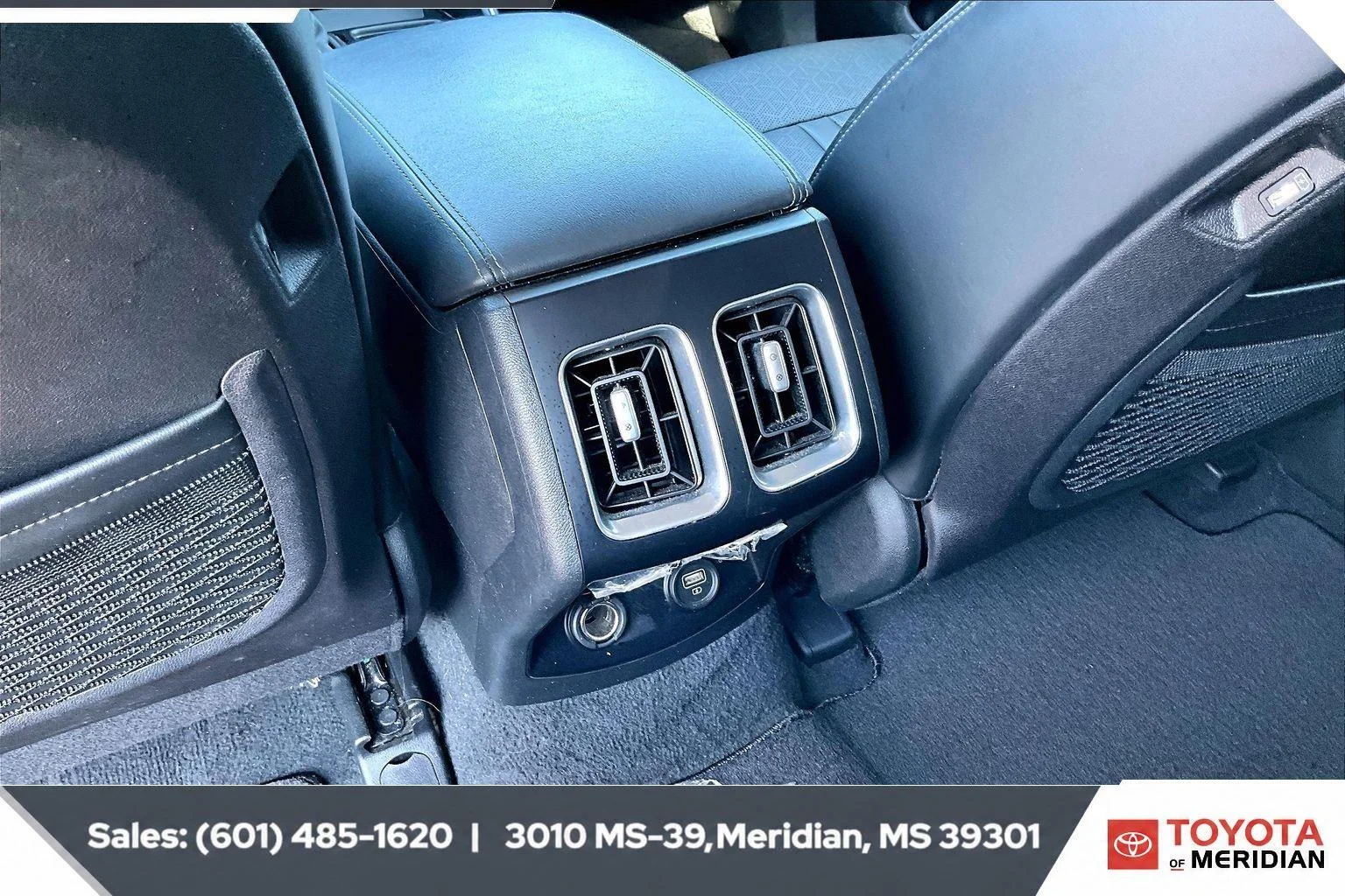 Used 2023 Glacial White Pearl Kia X-Line S image 25
