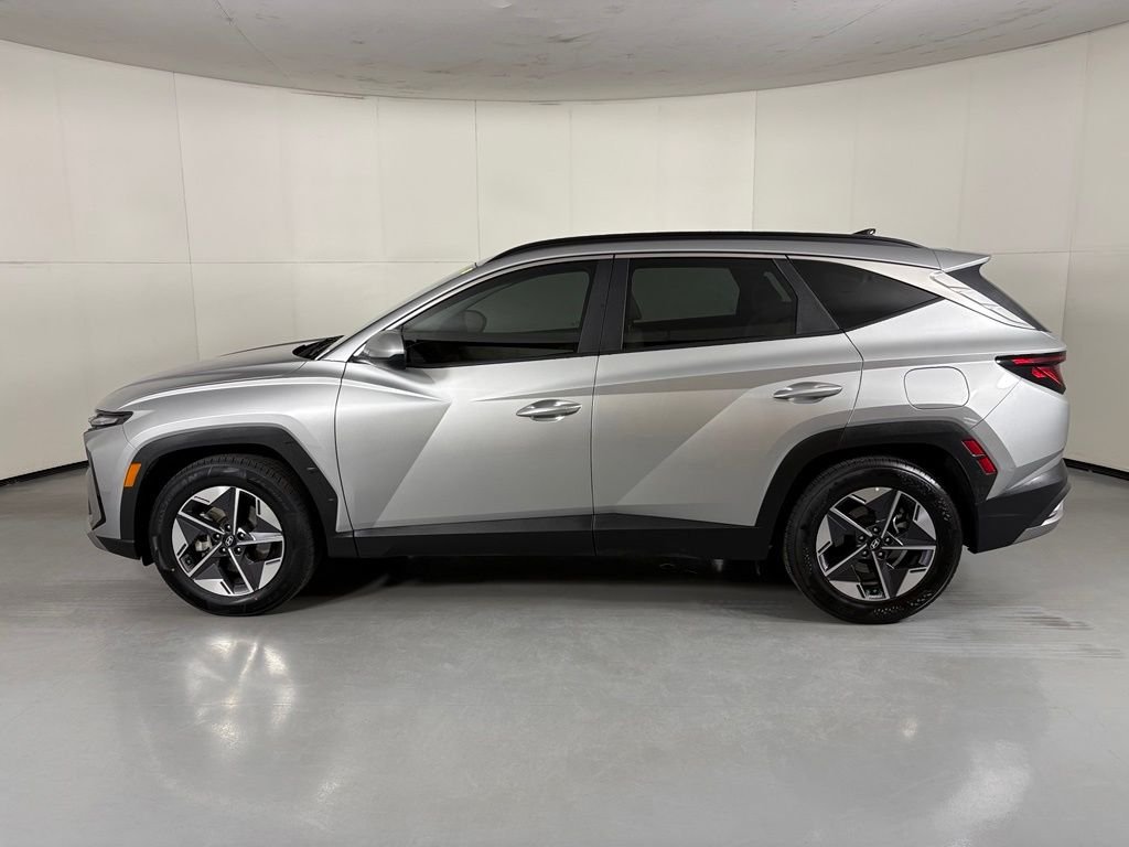 Used 2025 Silver Hyundai SEL image 5