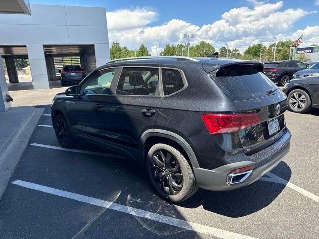 Used 2022 Black Volkswagen 1.5T SE image 4