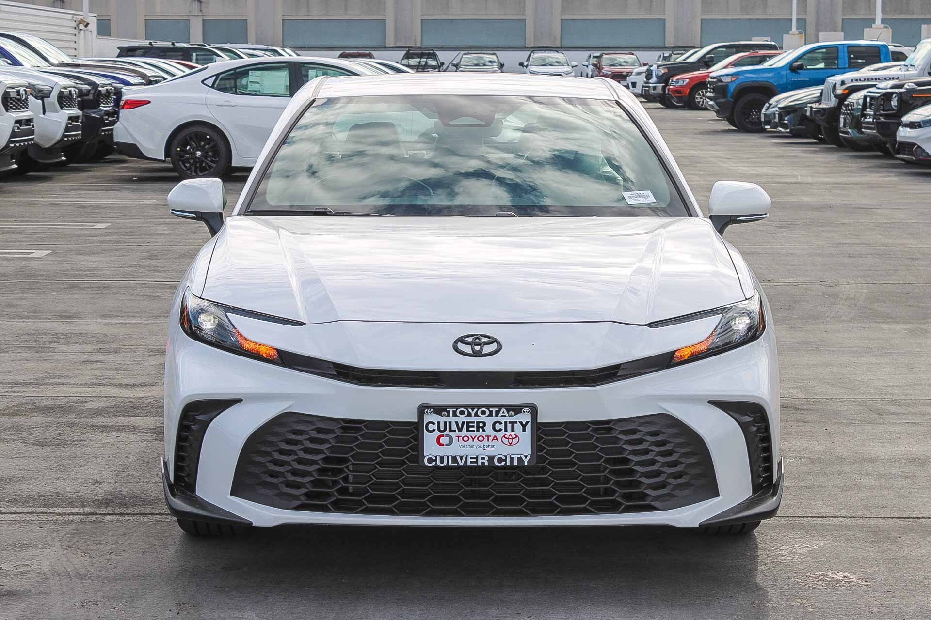 New 2026 Ice Cap Toyota  SE image 2