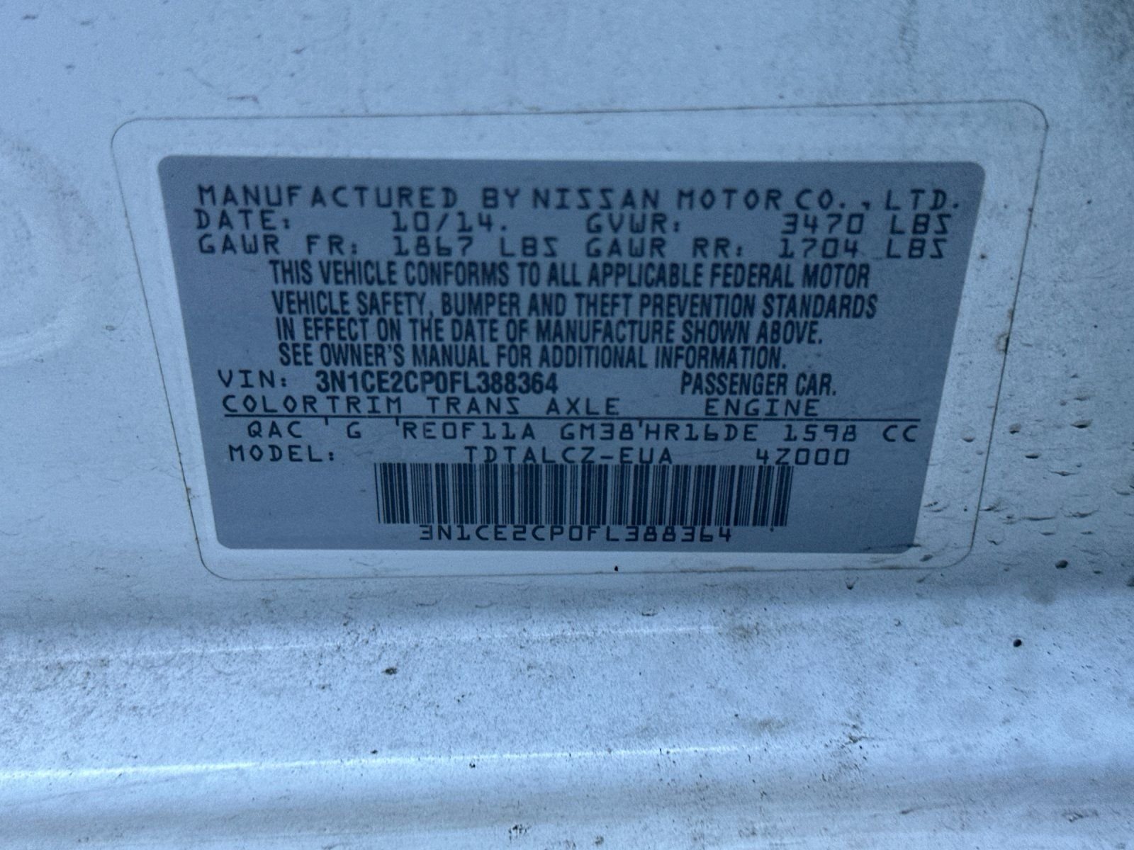 Used 2015 White Nissan S Plus image 25