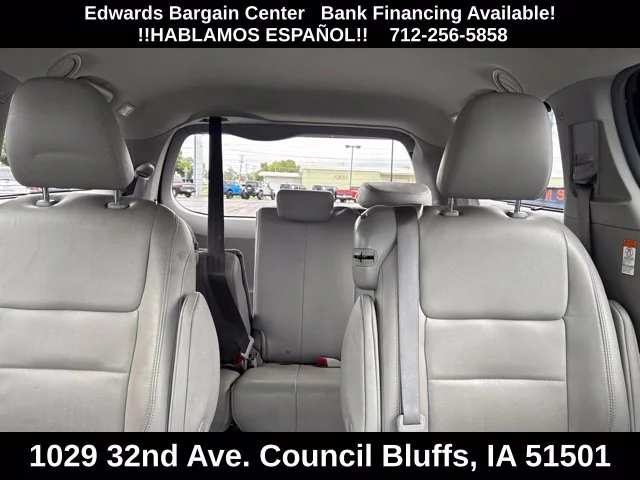 Used 2019 Gray Toyota XLE Premium image 28