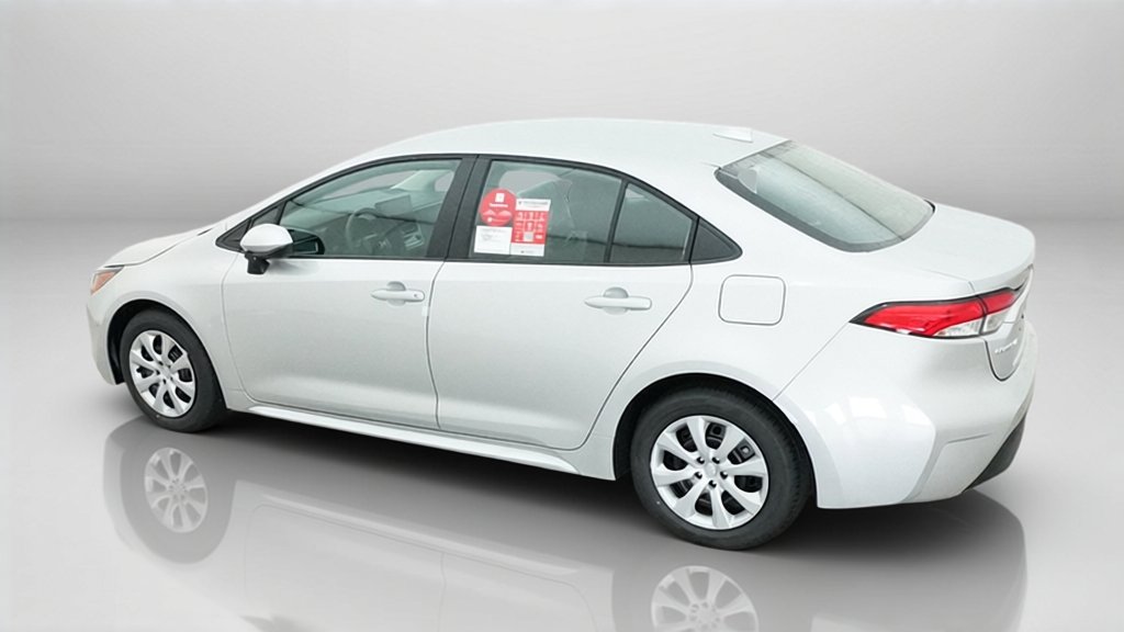 New 2027 Classic Silver Metallic Toyota LE image 15