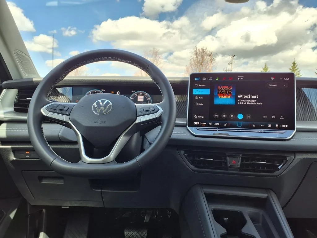 New 2026 Deep Black Pearl Volkswagen 2.0T SE image 10