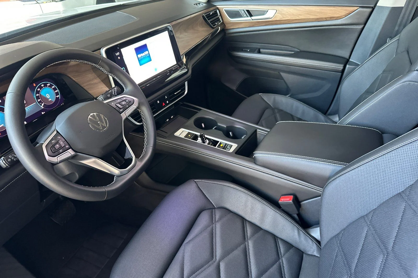 New 2026 White Volkswagen SE image 8