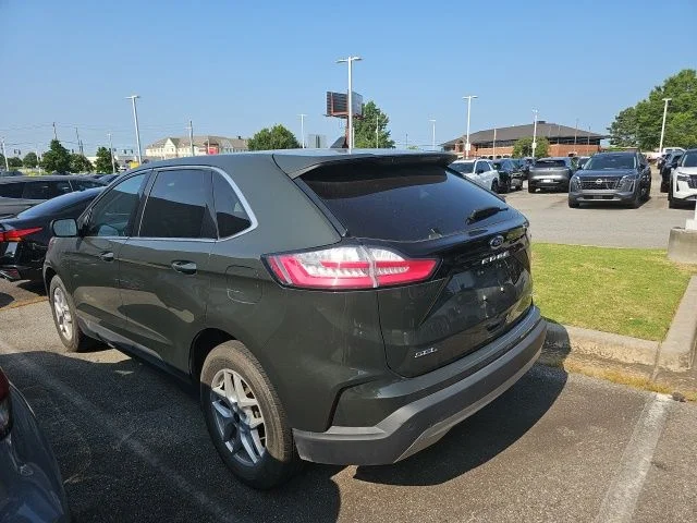 Used 2024 Green Ford SEL image 3