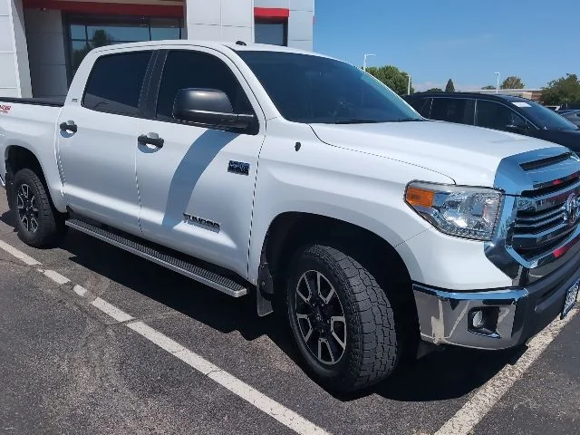 Used 2016 White Toyota SR5 image 4