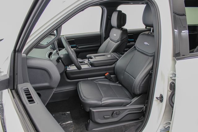 New 2026 Star White Metallic Tri-Coat Ford Platinum® image 20