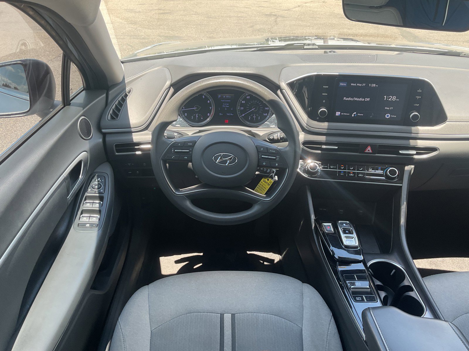 Used 2021 Shimmering Silver Pearl Hyundai SE image 15