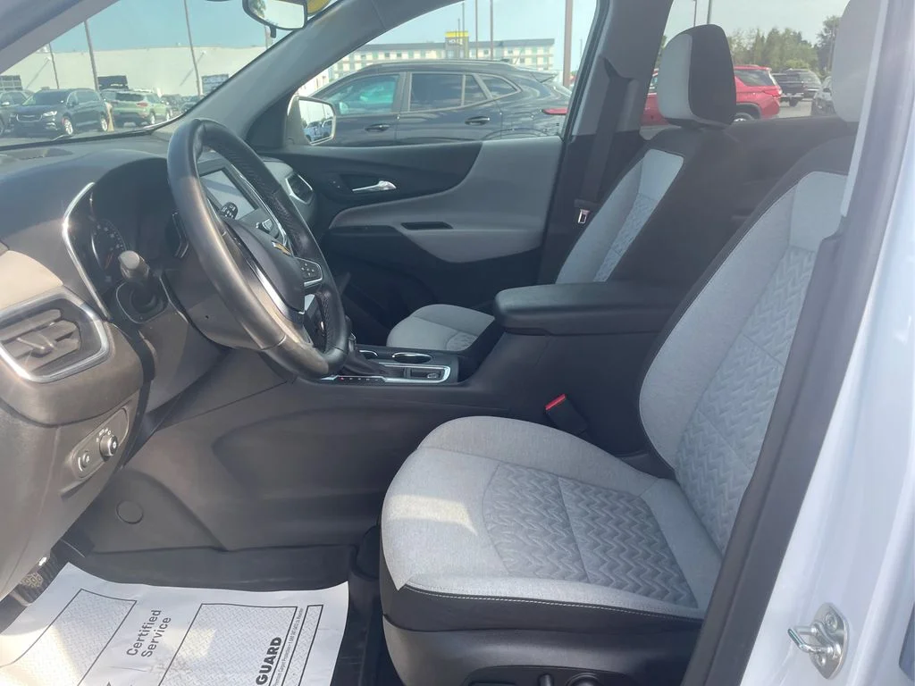 Used 2024 Summit White Chevrolet LT image 19