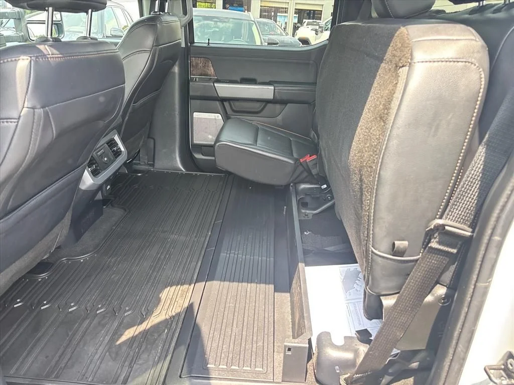 Used 2025 Gray Ford Lariat image 19