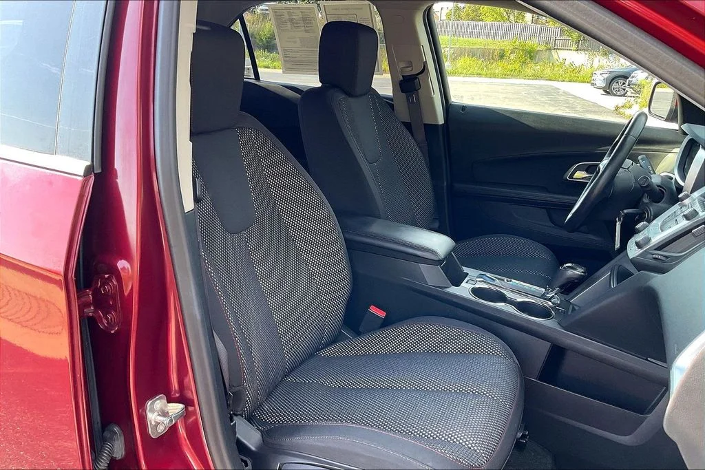 Used 2017 Red Chevrolet LT image 6