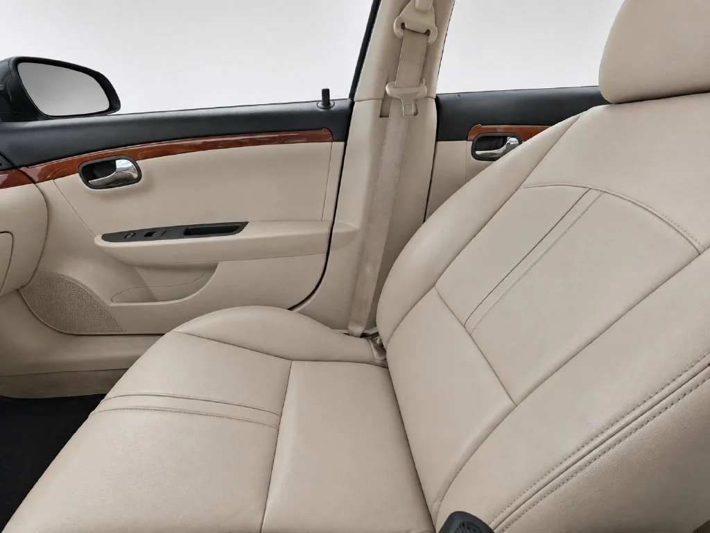 Used 2009 Black Saturn XR image 23