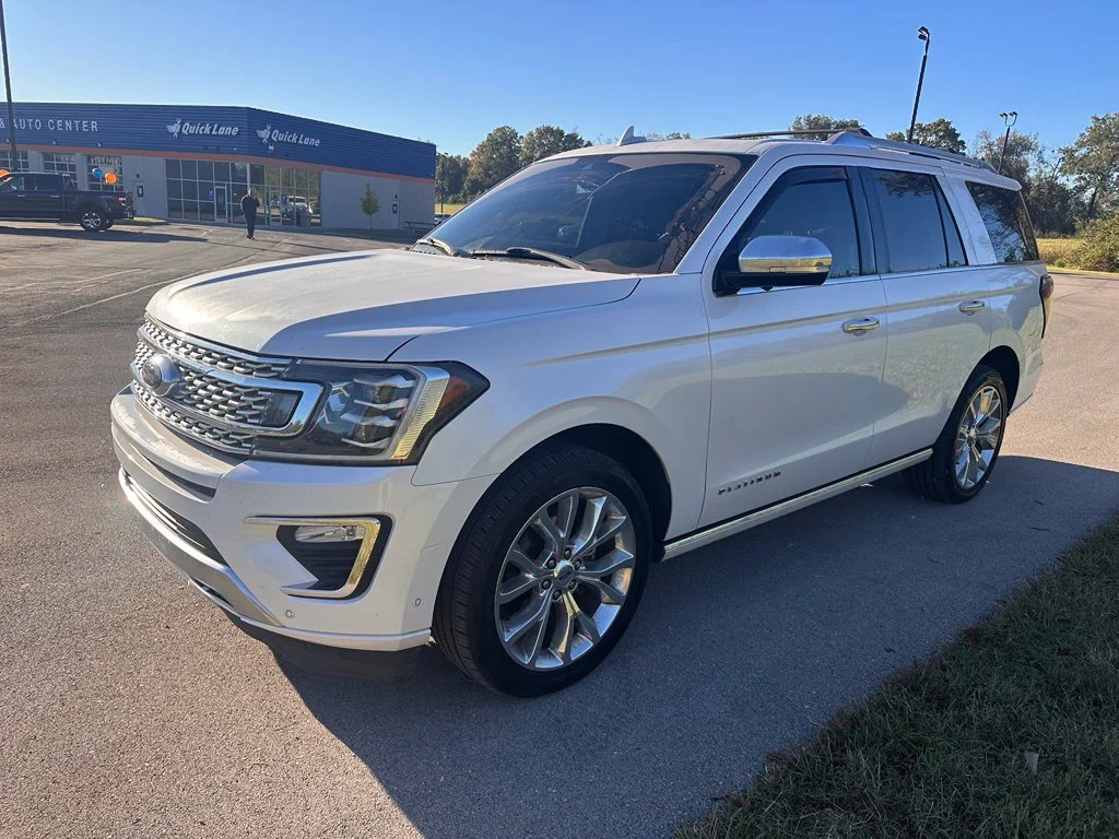 Used 2018 White Platinum Clearcoat Metallic Ford Platinum image 3