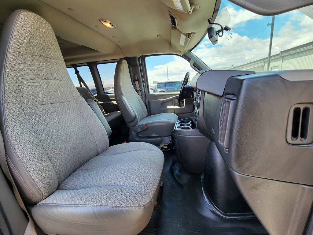 Used 2017 Summit White Chevrolet LS image 20