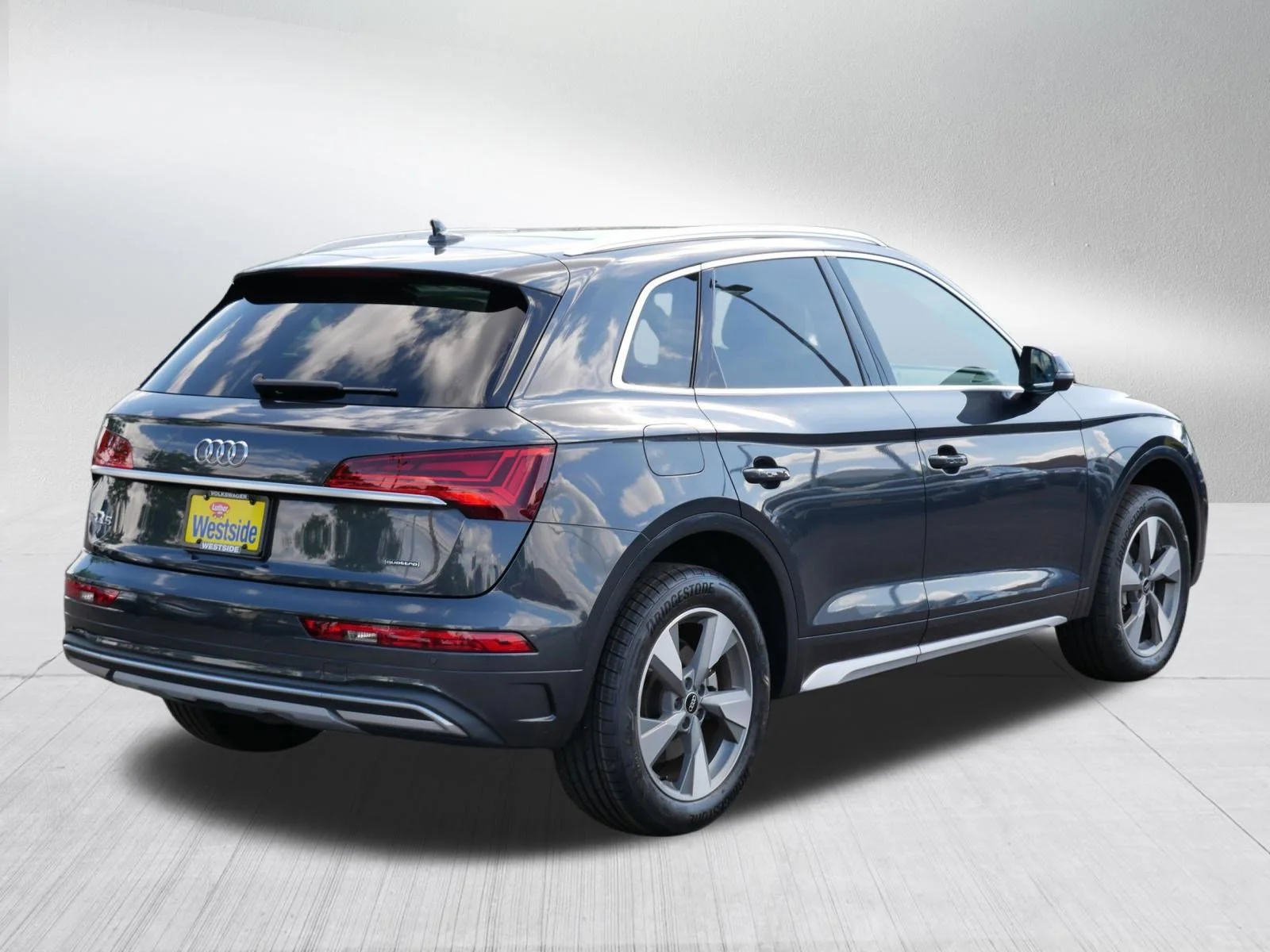 Used 2023 Manhattan Gray Metallic Audi Premium image 7