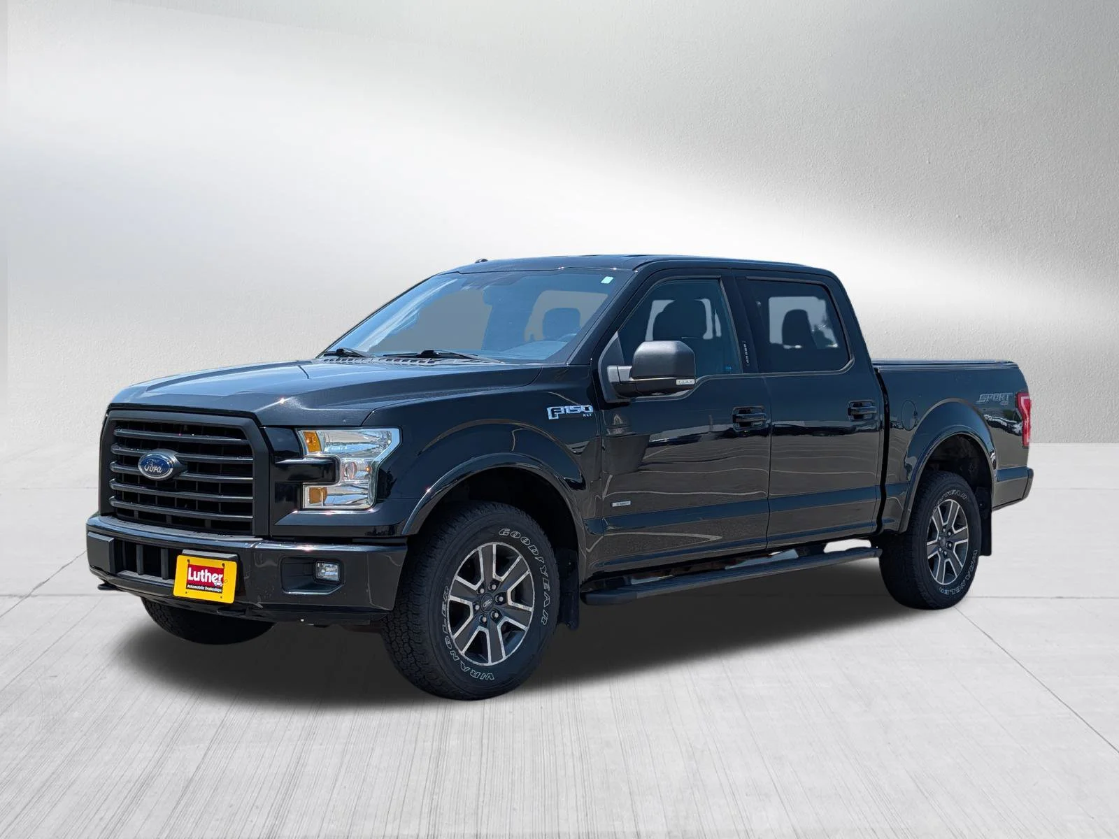 Used 2015 Tuxedo Black Metallic Ford XLT image 3