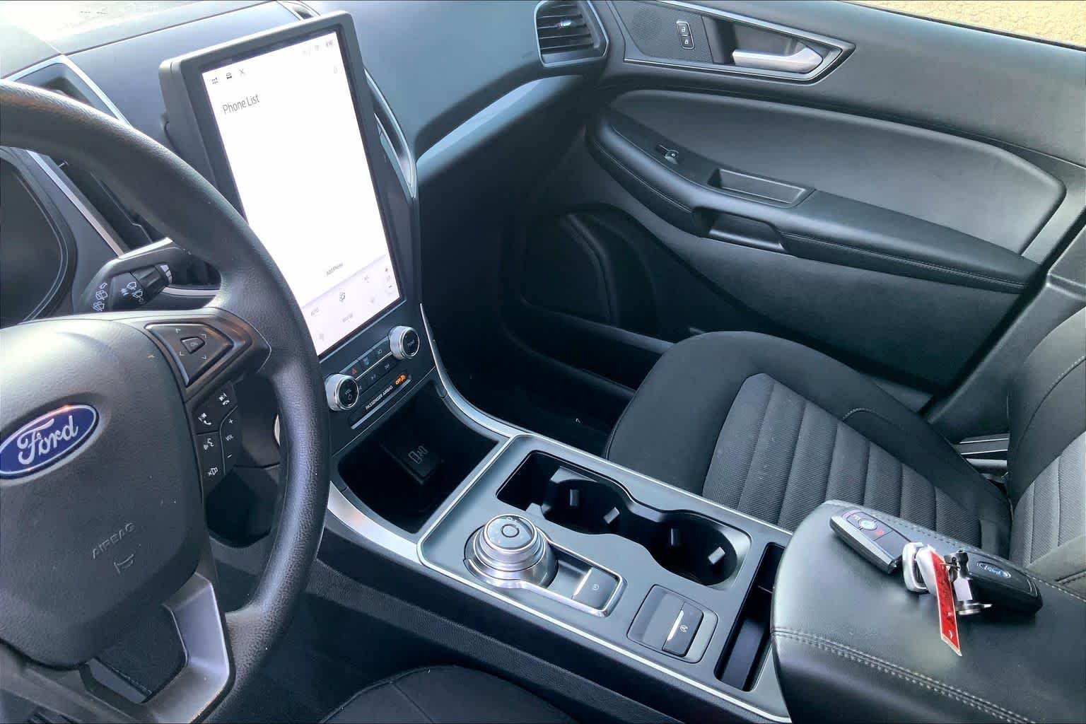 Used 2024 Agate Black Metallic Ford SE image 15