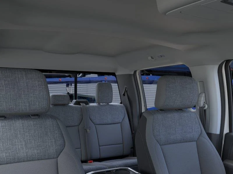 New 2026 Oxford White FORD XLT image 22