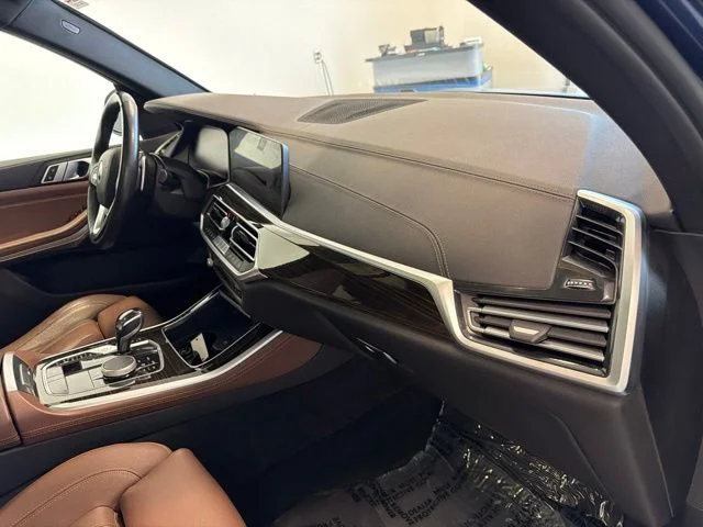 Used 2019 Blue BMW xDrive40i image 30