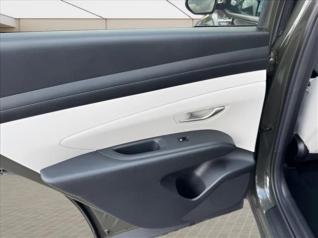 Used 2025 Green Hyundai SEL image 18