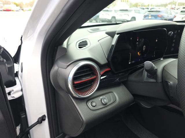 2026 Chevrolet Trax RS - Photo 16