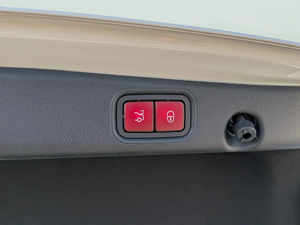 Used 2022 White Mercedes-Benz E 350 image 9