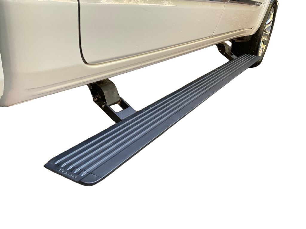 Used 2023 White Ram Limited image 17